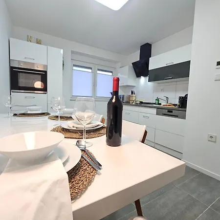 Jireh - Modern, Barrierearm, Klinikumsnah