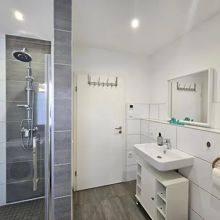 شقة Jireh - Modern, Barrierearm, Klinikumsnah ميندين