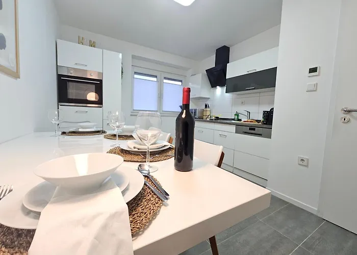 Jireh - Modern, Barrierearm, Klinikumsnah